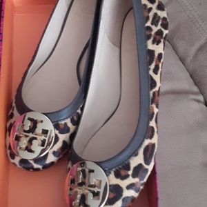 Tory Burch Worn twice. Original box/ bag .